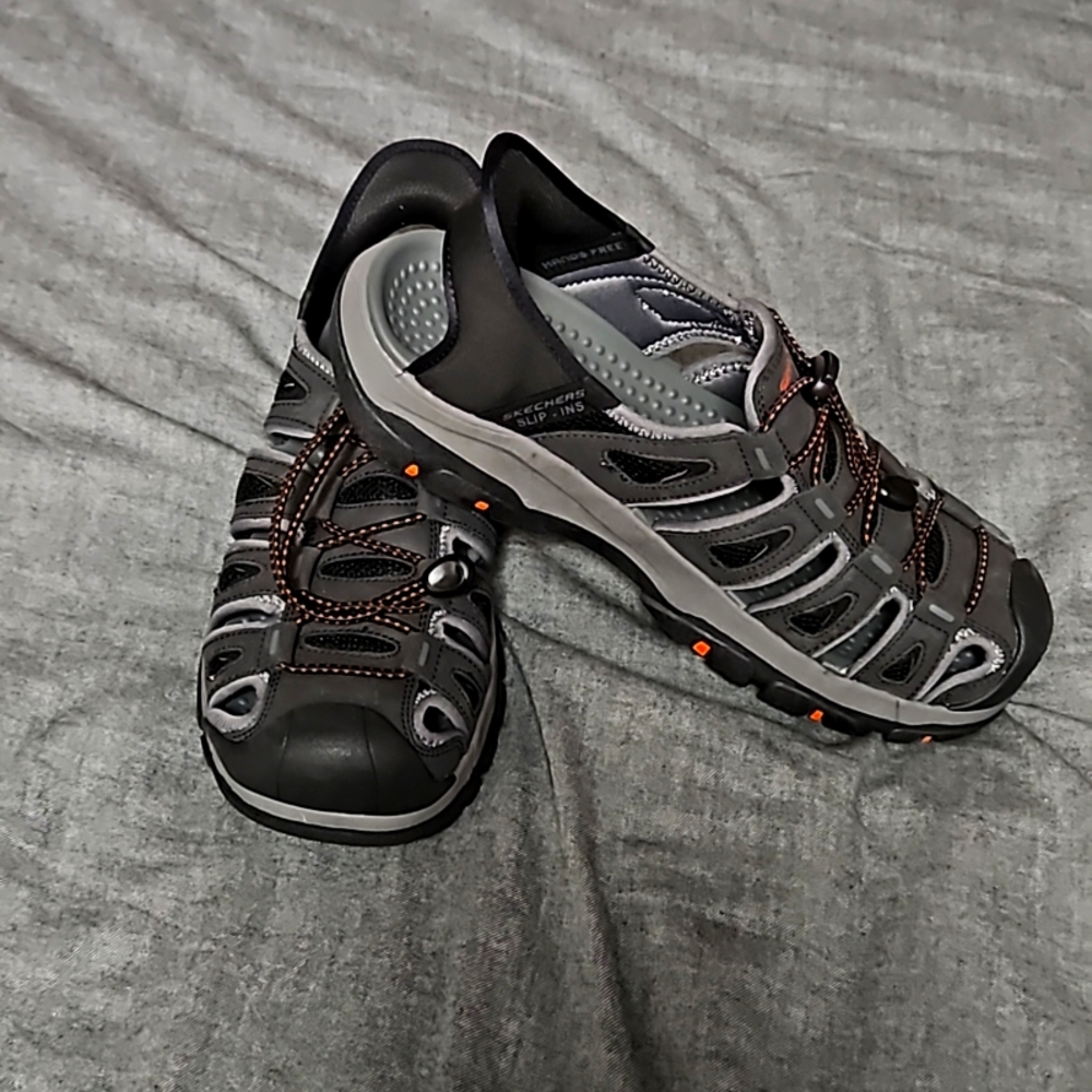 Skechers slip on sandles